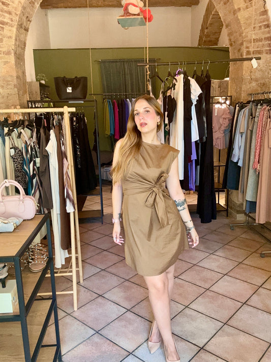 Abito bon ton