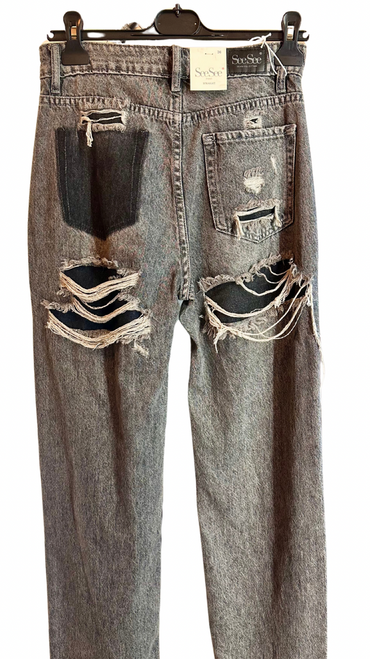 Jeans con particolarità sul retro